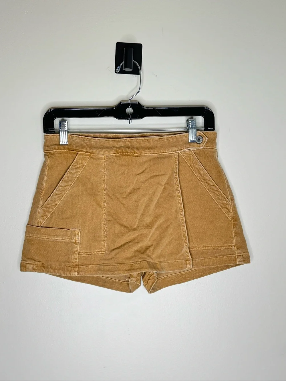 American Eagle Women's High-Rise Utility Shorts in Tan
